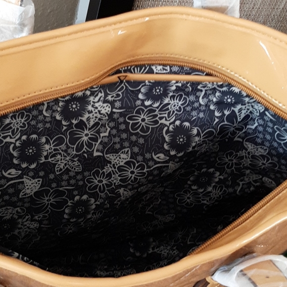 Handbag - Picture 4 of 4